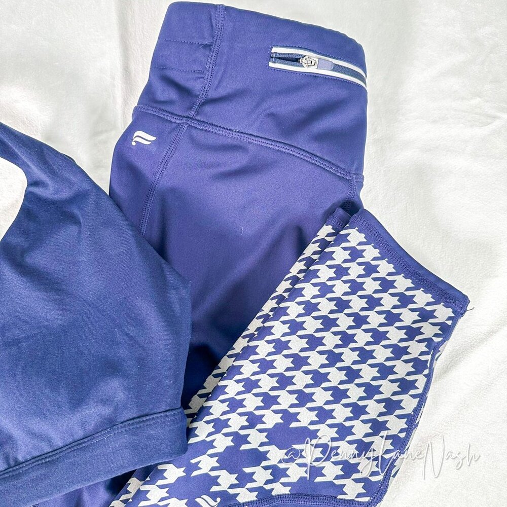Fabletics Cross Back Sports Bra & Ultracool Reflective Legging Set - Picture 3 of 9